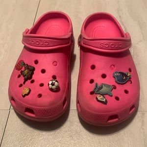 Crocs Unisex Pink Rubber Slip On with 7 Jibbitz Clogs Size M5W7